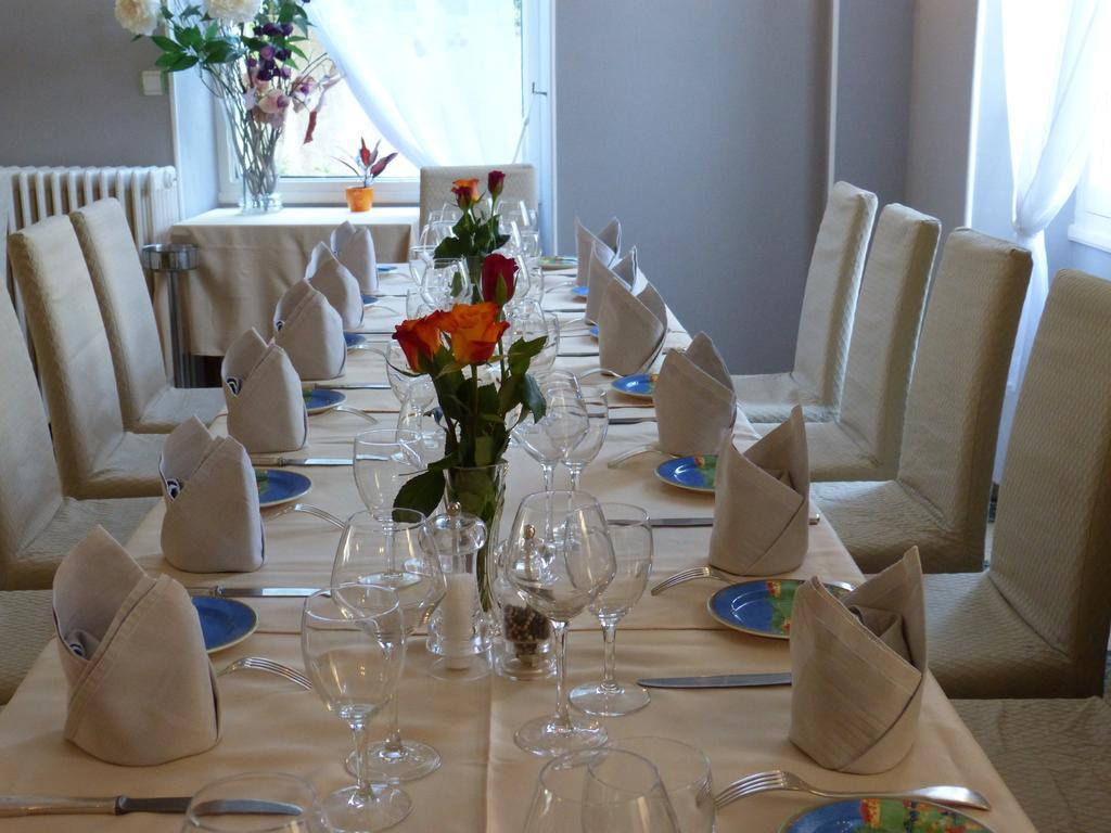 Hotel Restaurant "Le Relais" Courtenay  Room photo